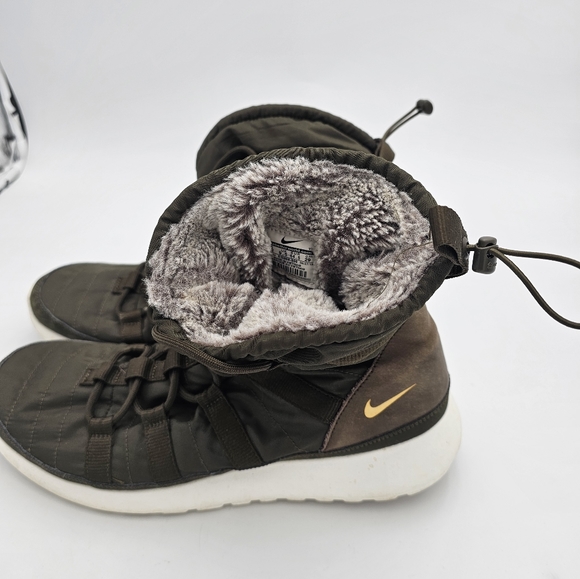 Nike Women's Roshe Run High SneakerBoot Dark Loden / Sail 615968-300 (Size 12) - Picture 3 of 8